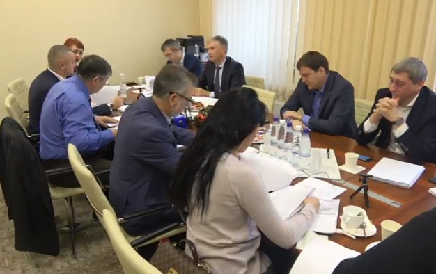 URMARESTE LIVE. Membrii comisiei juridice, numiri si imunitati analizeaza dosarelor candidatilor la functia de director CNA