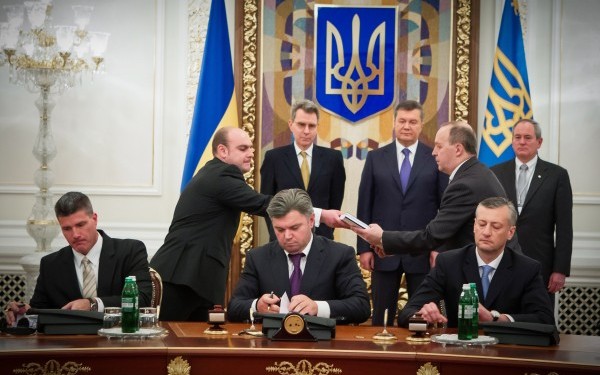 Ucraina: 42 de kg de aur si 4,8 milioane de dolari cash ridicate din casa fostului ministru al Energiei