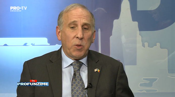 Ambasadorul SUA la Chisinau: "Publicarea raportului Kroll-2 este o realizare semnificativa. Va trebui mult efort pentru a continua investigatia. Sunt unele tari care nu coopereaza"