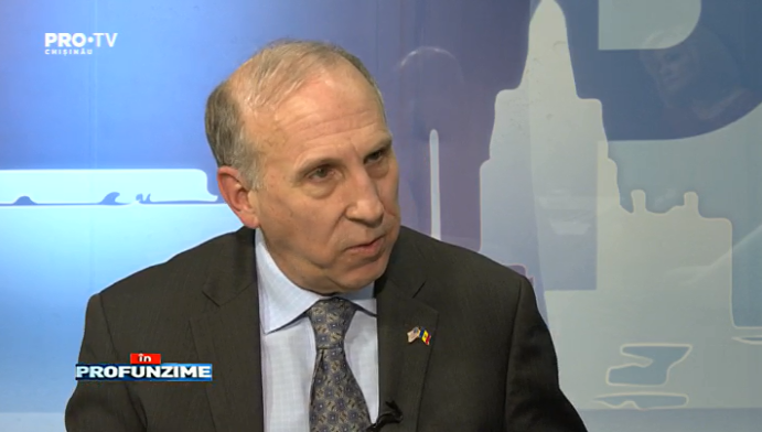 Ambasadorul SUA la Chisinau: "Partenerii externi au ramas dezamagiti ca RM a ignorat decizia Comisiei de la Venetia. Un sistem mixt nu este potrivit pentru RM"