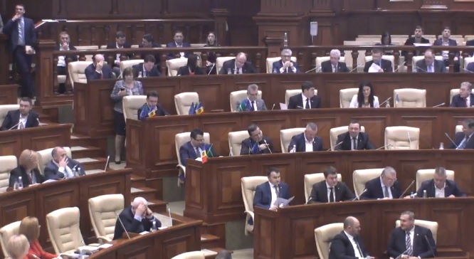 Au terminat-o cu Guvernul, se apuca de Parlament. Candu anunta ca Legislativul va ramane fara 40% din personal