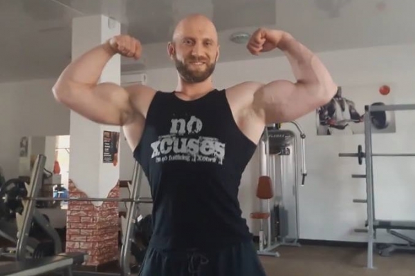 In vizita la sala de sport a campionului la bodybulding 2016, Vitalie Raducanu. Aventura sa in lumea sportului a inceput extrem de interesant - VIDEO