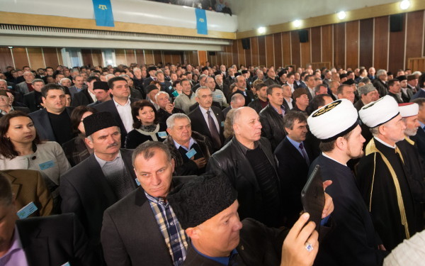 Criza in Ucraina. Tatarii din Crimeea au votat in favoarea autonomiei lor pe teritoriul anexat de Rusia