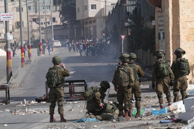 Palestinieni ucisi in Gaza de soldatii israelieni. "Se apropiau de gard intr-o maniera suspecta"