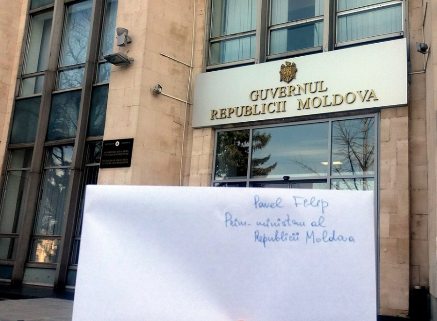 Tinerii liberali au transmis un demers catre Pavel Filip cu privire la apostilarea diplomelor de studii din regiunea Transnistreana - FOTO