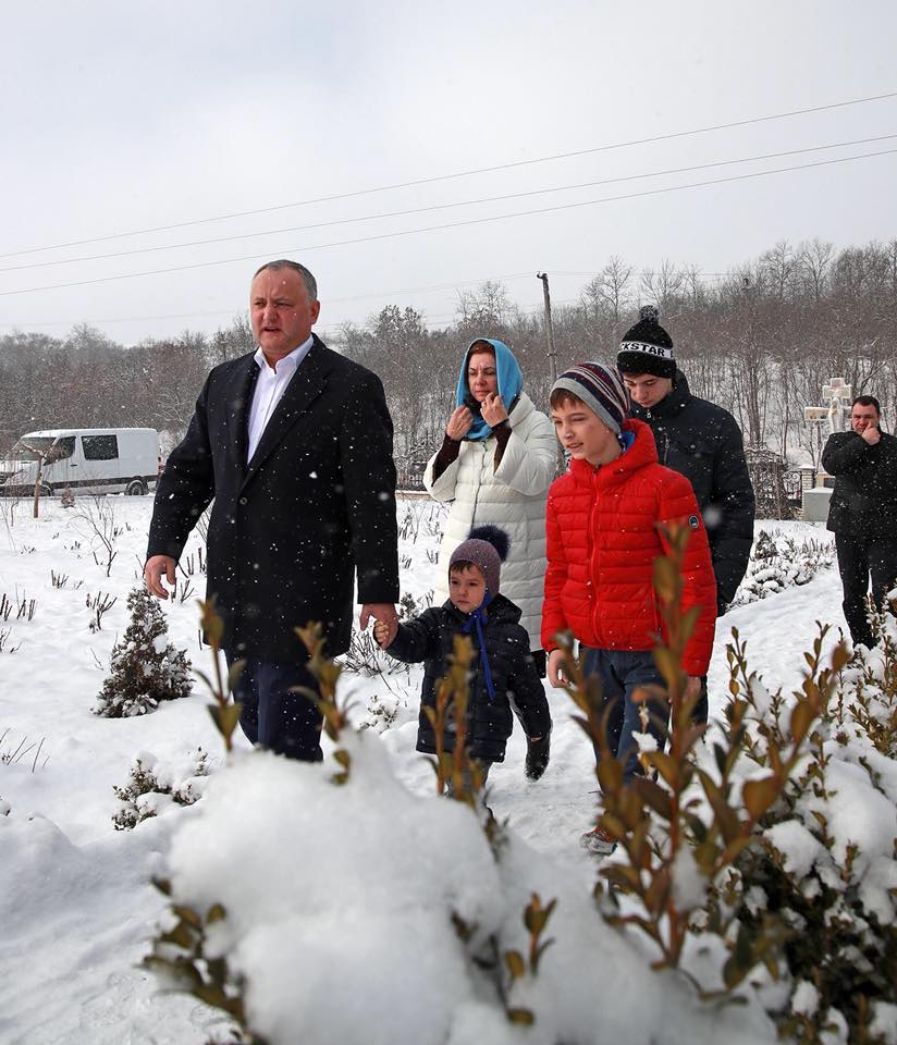 A scris, a sters, iar acum vine cu explicatii. Dupa ce pe pagina de facebook a lui Igor Dodon scria ca liberalismul, toleranta si egalitatea de gen sunt invataturi false, Ion Ceban vine cu explicatii: "Textul nu a fost coordonat cu seful statului"