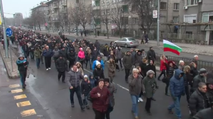 Doua zile de proteste in Bulgaria pentru sustinerea medicului care a impuscat un hot rom