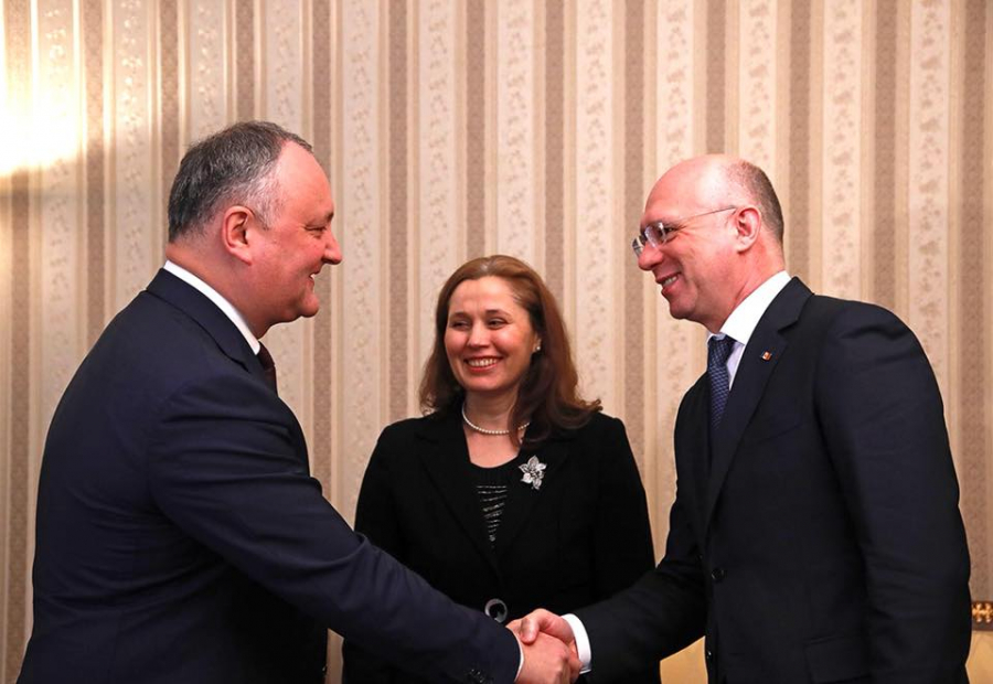 Igor Dodon a semnat decretul privind numirea Victoriei Ifodi in functia de ministrul al Justitiei: "Sper ca se va impune si va promova reformele necesare in justitie"