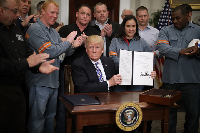 Donald Trump trimite armata la granita cu Mexic: "Ne vom apara"