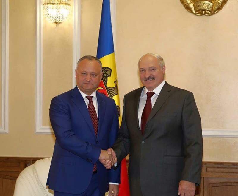 Dodon l-a invitat pe Lukasenko la Chisinau. Cand va veni presedintele Belarusului in tara noastra si cu cine se va intalni aici