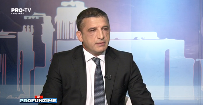 Turcanu: "Basescu nu este implicat in campania electorala. I s-a retras cetatenia moldoveneasca tocmai pentru ca sa nu se implice", Chirtoaca: "Basescu i-a facut clip electoral lui Codreanu. Eu l-am sustinut pe Basescu in 2009"