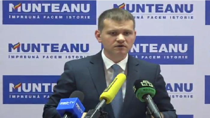 Valeriu Munteanu, in ultima zi de campanie: "Lupt sa zdrobesc caracatita binomului corupt Plahotniuc - Dodon. Va cer sa veniti duminica si sa va aratati supararea. Banii Chisinaului sunt luati de Plahotniuc. "