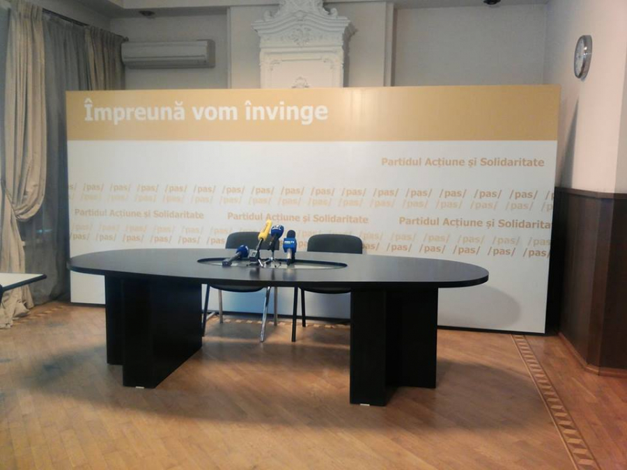 URMARESTE LIVE. Conferinta de presa sustinuta de Maia Sandu si Sergiu Litvinenco cu titlul " Prin mixtul cu un singur tur, Plahotniuc cedeaza tara Kremlinului!"