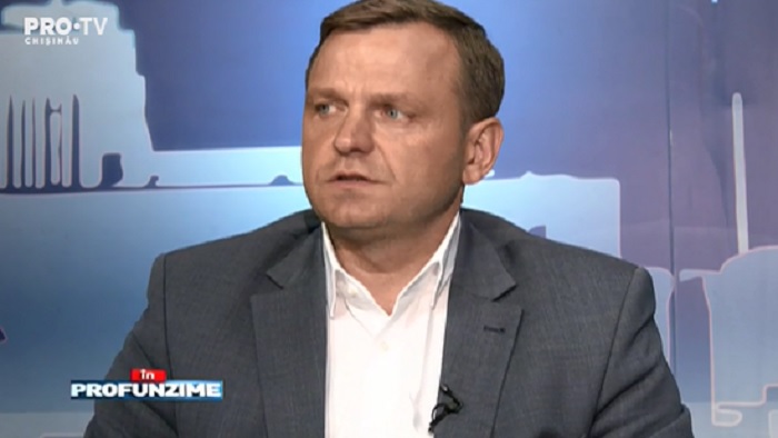 Cum va colabora primarul ales, Andrei Nastase cu fractiunile din CMC: "Majoritati, eu cred ca se pot face natural fara artificii Prioritati putem discuta". Bulat: "Nu am vrea ca primarul sa se ascunda in cabinetul sau"