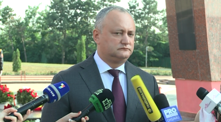 Cum raspunde Igor Dodon la intrebarea: "Manifestantii spun ca in spatele deciziei Curtii de Apel ar sta Vlad Plahotniuc, cum credeti, este justitia controlata de liderul PD?"