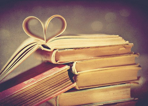 O colectie impresionanta de carti a fost expusa la Biblioteca Nationala din Chisinau. Cum arata aceste opere inedite - VIDEO