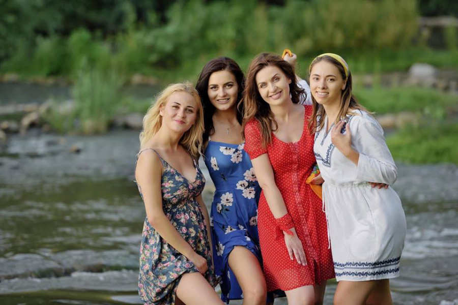 Mihaela Tabura: "Mandra sunt ca-s moldoveanca". Bucuriile vietii de la sat, prezentate in noul ei videoclip - VIDEO