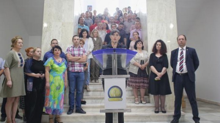 Kovesi: "Incepand de azi nu Voi mai lucra in DNA. Decretul de revocare lasa un mare semn de intrebare". Mesajul fostului procuror sef al DNA - VIDEO