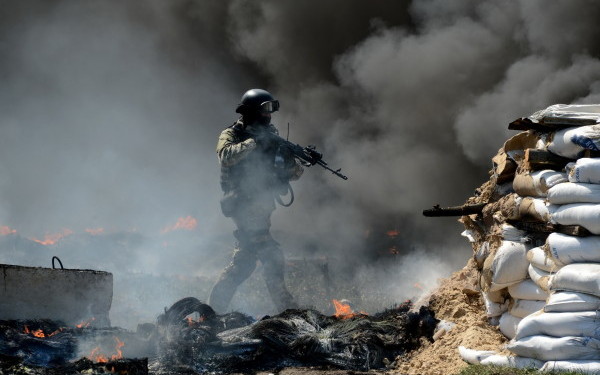 Criza in Ucraina. Iateniuk: "Rusia vrea Al Treilea Razboi Mondial". Inspectori OSCE, luati ostatici de "teroristi"