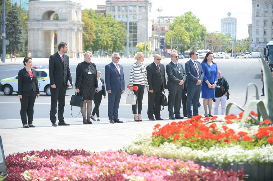 Presedintele Republicii Macedonia Gjorge Ivanov a venit astazi intr-o vizita oficiala in tara noastra, la invitatia lui Igor Dodon. Ceremonia oficiala - GALERIE FOTO