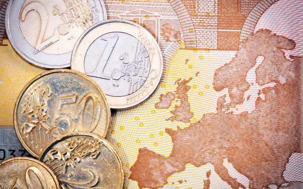 Romania a transmis la Bruxelles ca de la 1 ianuarie 2019 va trece la euro. Efectele acestei schimbari