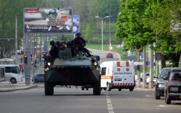 Criza in Ucraina. Oficial: Operatiunea militara impotriva insurgentilor prorusi va continua, indiferent de referendum