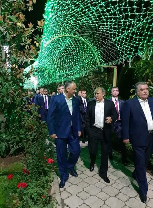 De la Moscova la Dushanbe in Tadjikistan, la un summit CSI. Igor Dodon: "Un dialog deschis intr-o atmosfera amicala" - FOTO