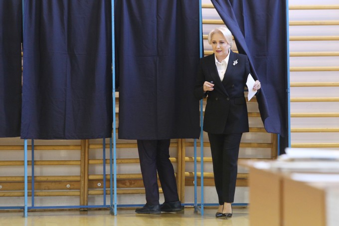 Referendumul pentru familie. Mesajul transmis de Viorica Dancila, dupa ce a votat: " Fiecare trebuie sa se exprime"  - FOTO