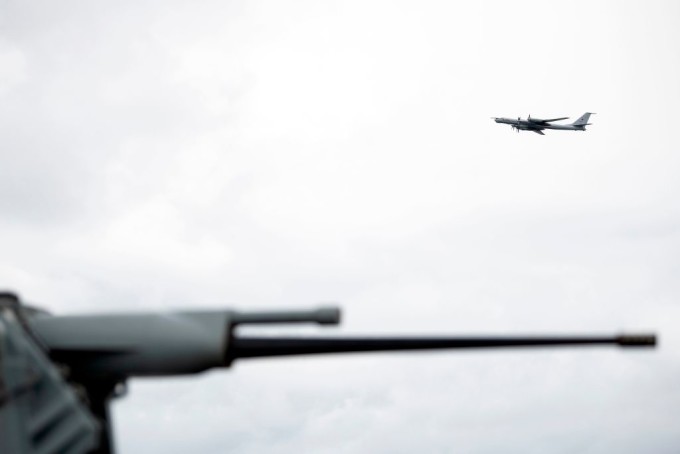 Avion rusesc interceptat in apropierea zonei unde NATO desfasoara un exercitiu militar