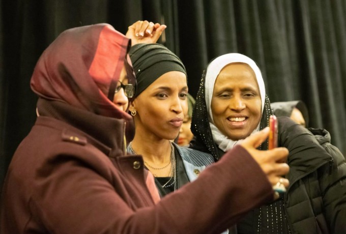 Alegeri istorice in SUA. Doua femei musulmane ajung in Congresul american - FOTO
