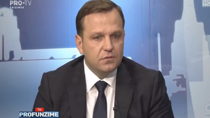 Nastase: "PD-ul a furat startul campaniei electorale cu mitingul din PMAN. Ei stiind ca au miliarde furate, fac concerte. Plahotniuc nu o sa-si permita sa mearga prin sate sa vorbeasca cu oamenii"