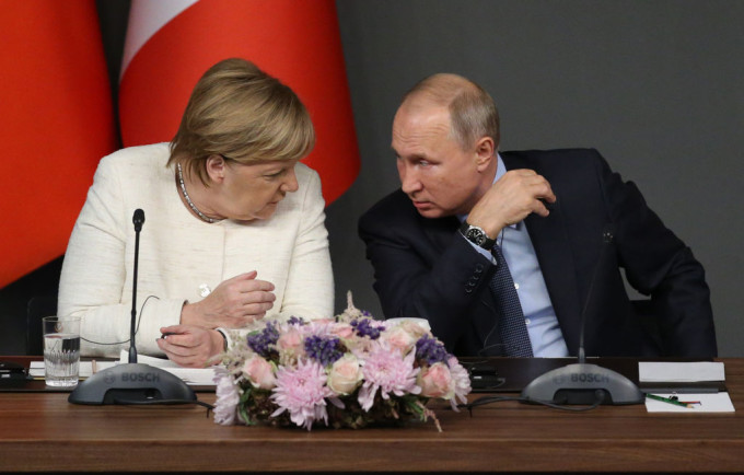 Vladimir Putin si Angela Merkel au discutat despre conflictul din Marea Neagra. Ce i-a cerut liderul rus
