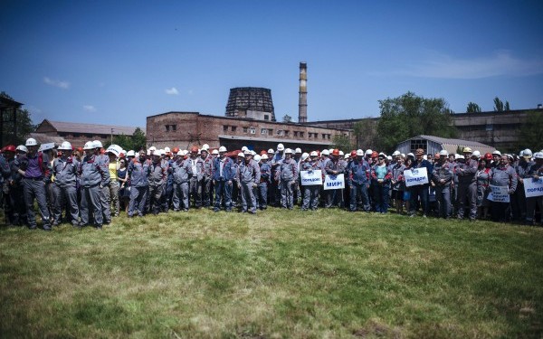 Multimiliardarul care poate pune capat crizei din Ucraina: 300.000 de mineri si otelari, mobilizati impotriva prorusilor