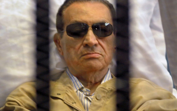 Fostul presedinte egiptean, Hosni Mubarak, condamnat la trei ani de inchisoare. Sentinta pentru fii sai