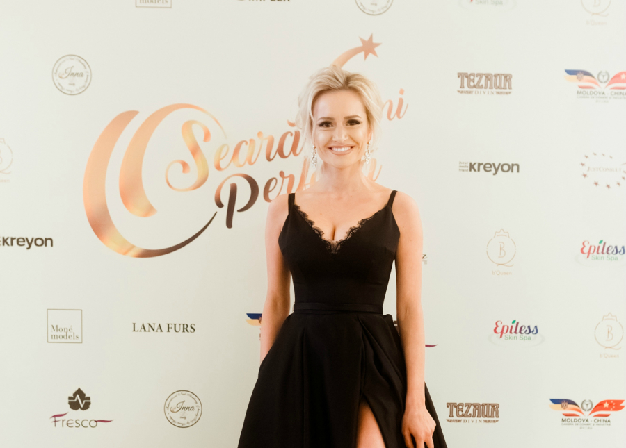 Anisoara Loghin, ravasitoare la petrecerea O seara perfecta! Prezentatoarea a atras toate privirile gratie rochiei fabuloase pentru care a optat - FOTO