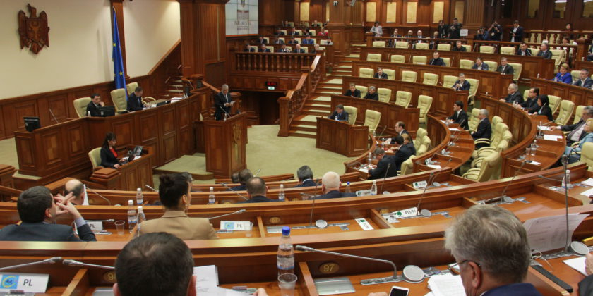 Amendamentul " ascuns". Cum au schimbat democratii Codul Electoral pentru a putea organiza referendumul din 24 februarie -  VIDEO/Ziarul de Garda