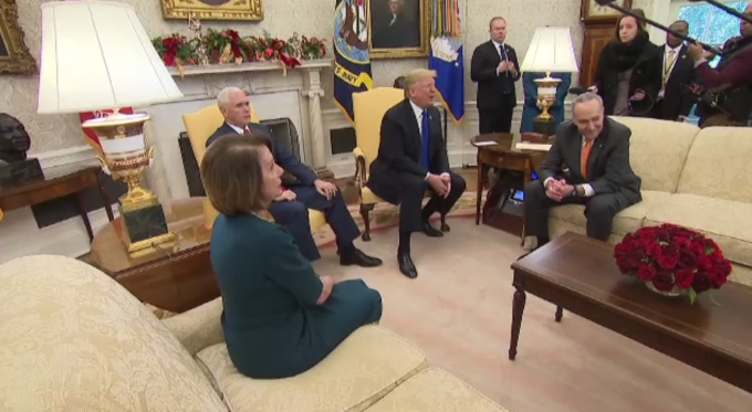 Donald Trump ameninta ca va bloca activitatea guvernului federal. Care este motivul