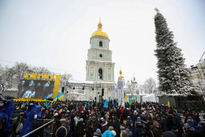 Ucraina si-a infiintat biserica ortodoxa independenta de Moscova: mii de persoane s-au adunat la Kiev - GALERIE FOTO