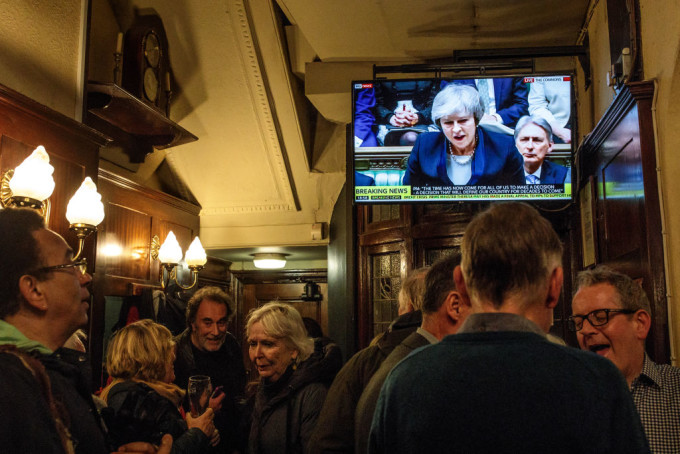 Theresa May, " tradata" de 118 parlamentari din propriul partid. Ce urmeaza pentru Guvern - FOTO