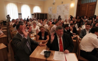 Doi consilieri municipali au parasit fractiunea PL, dupa ce au fost exclusi din partid