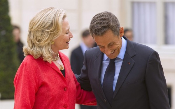 Hillary Clinton vorbeste fara perdea despre Nicolas Sarkozy. Ce taine scoate la iveala