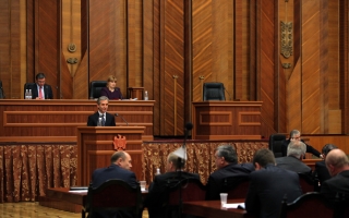 Leanca, la raport in Parlament. Deputatii examineaza motiunea de cenzura inaintata de PCRM