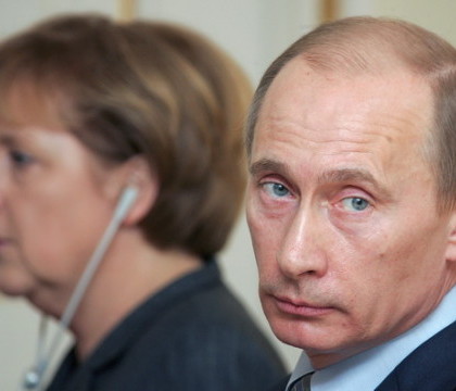 Razboiul gazelor rusesti. NATO: Moscova sustine in secret militantii impotriva exploatarii gazelor de sist