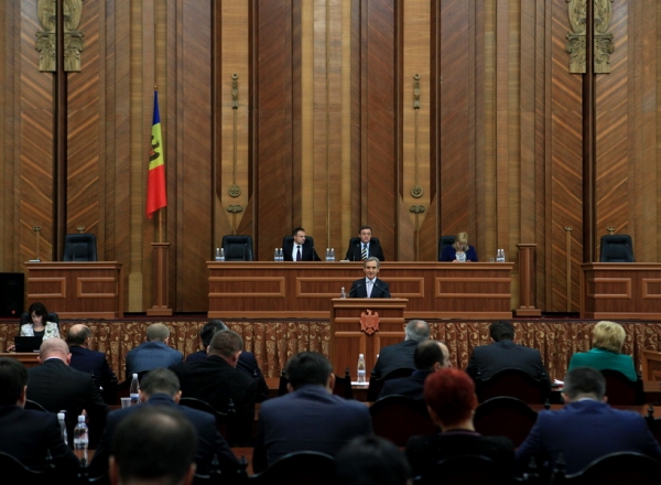 Guvernul Leanca rezista. A doua motiune de cenzura, respinsa in Parlament