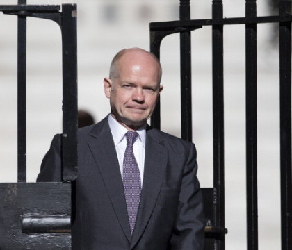 William Hague demisioneaza din functia de ministru de Externe al Marii Britanii