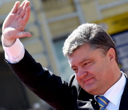 Petro Porosenko cere Parlamentului ucrainean sa respinga demisia premierului Iateniuk si a Guvernului