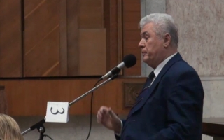 Voronin, infuriat de declaratiile unor deputati: Saharneanu, "clicica" ta este Calipso, du-te acasa