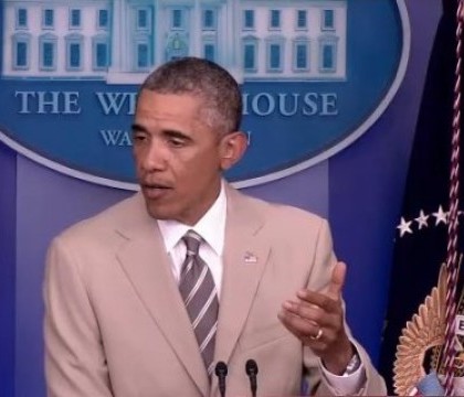 Obama, ridiculizat pe Twitter. Cum a fost criticat costumul pe care acesta l-a purtat  la o conferinta