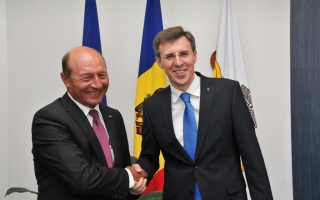 Chirtoaca merge impreuna cu Basescu la Vilnius: Asa a potrivit lucrurile Sofia, nepoata presedintelui