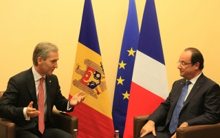 Iurie Leanca s-a intalnit cu Francois Hollande la Vilnius. Ce au discutat oficialii
